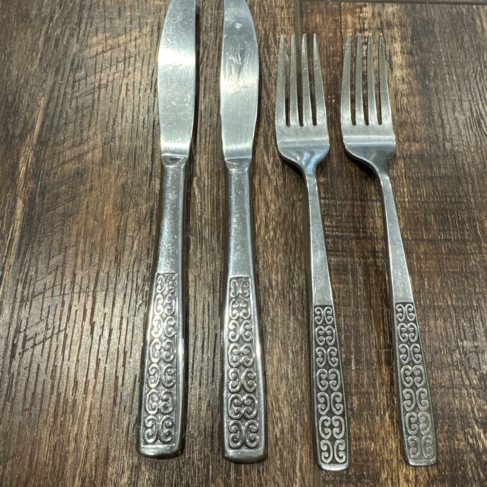 International Silver Serenata pattern stainless steel flatware Set Of 4